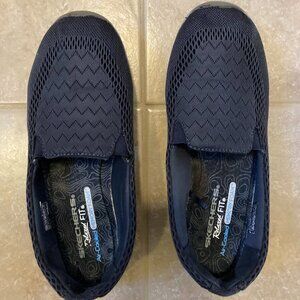 Skechers Black Air-Cooled Memory Foam Slip-On Shoes – Women’s 8.5